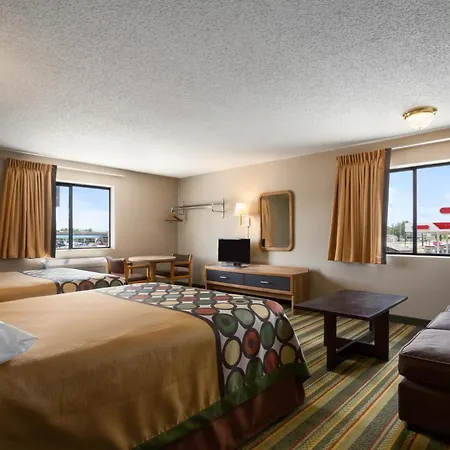 Super 8 By Wyndham Blackwell